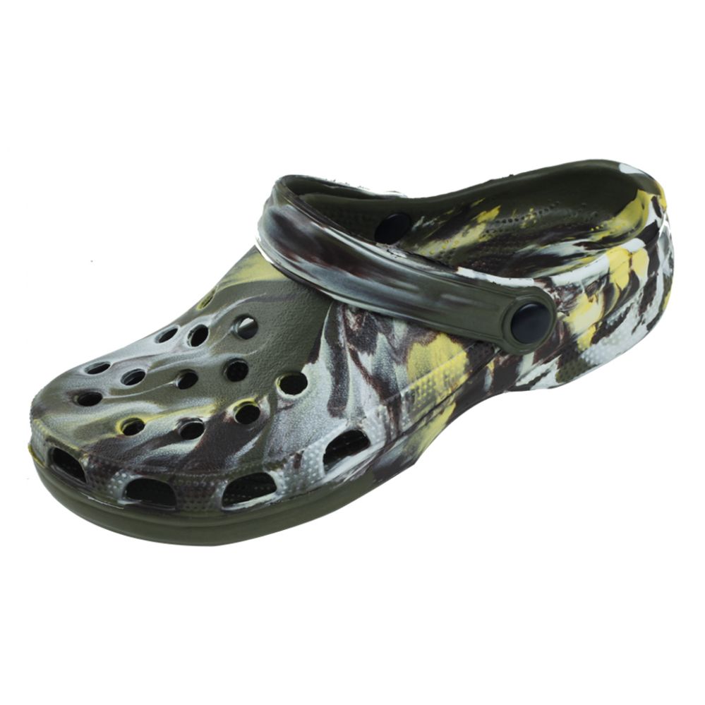 36 Wholesale Men's Clog Garden Shoe In Camo at