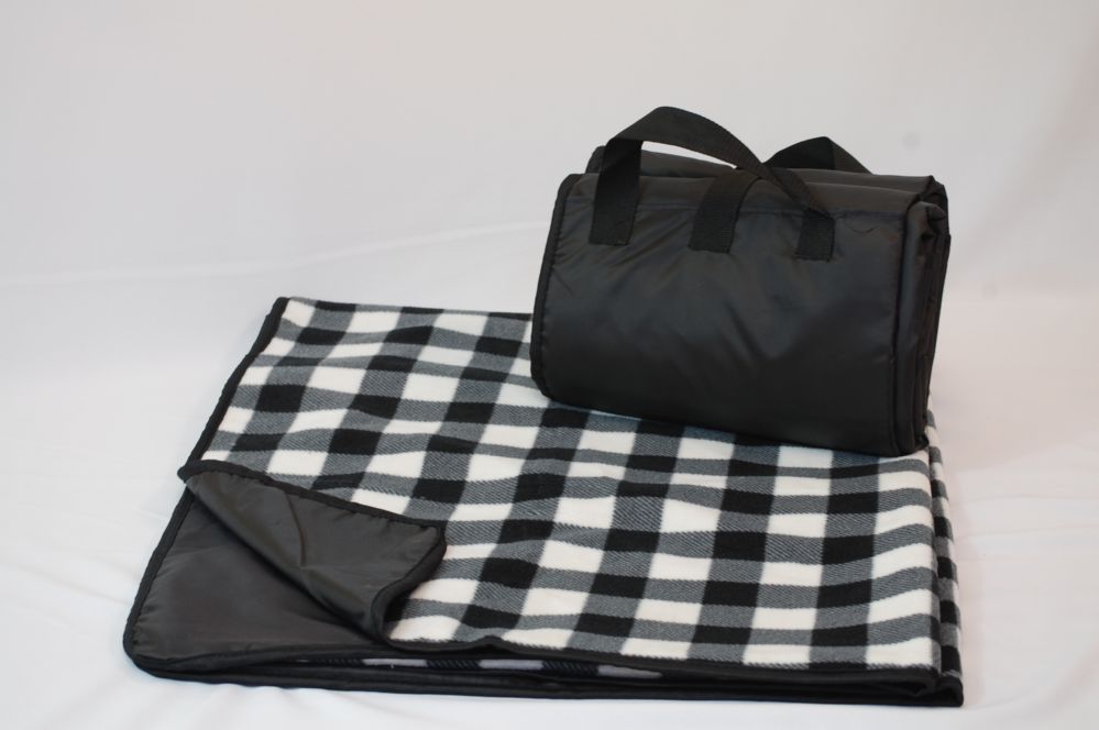 picnic blanket with plastic backing